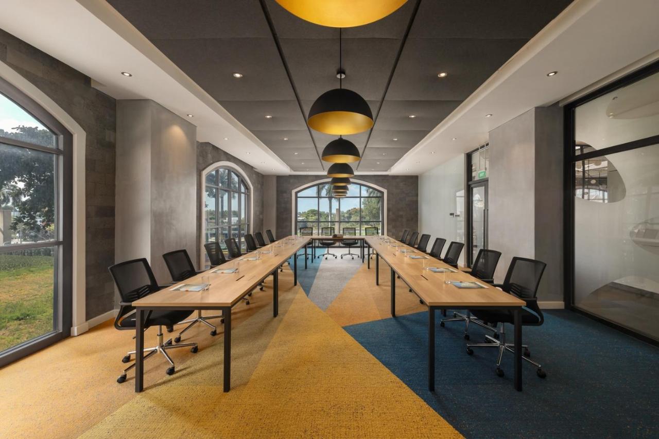 Hiive By Fusion Binh Duong - Vsip 1 Hotel Thuận An Ngoại thất bức ảnh